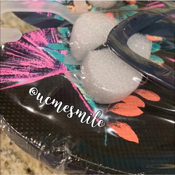 Tropical Flower Flip Flops Bundle - Picture 7 of 7